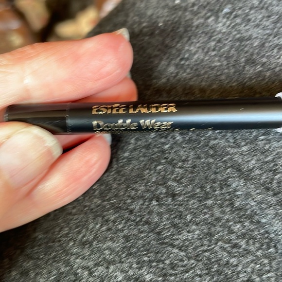 🌟🛍️HOST PICK🛍️🌟7 Piece High End Makeup Products - Picture 11 of 12